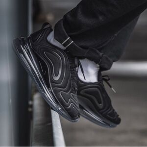 Nike Air Max 720
Black Mesh